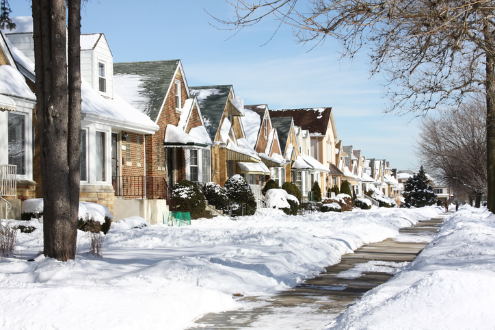 Read more about the article Winterproof Your Home with Emerald Builders of Chicago